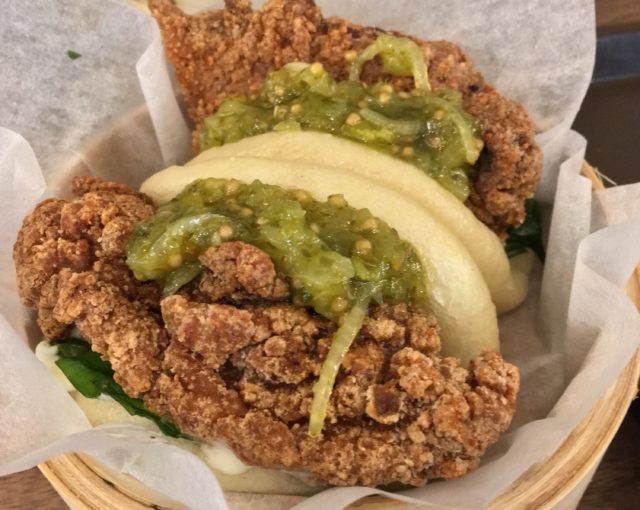 Fried chicken bao - Gongfu bao