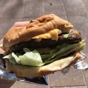 Cheeseburger - Le Snack Attack